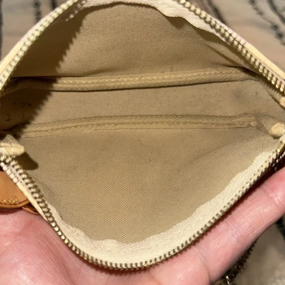 Louis Vuitton Mini Pochette Azur - Picture 7 of 14